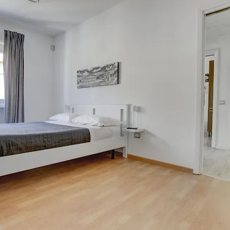 La Casa Sui Musei Vaticani