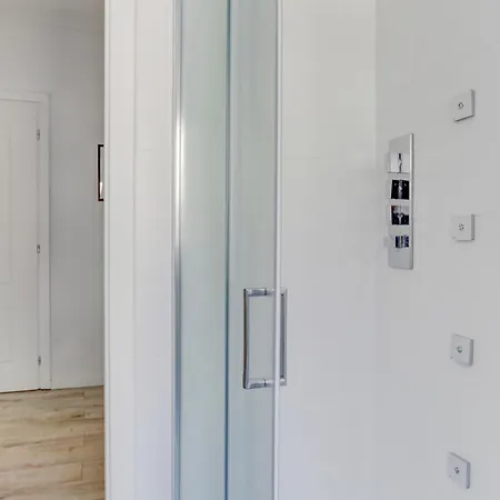 La Casa Sui Musei Vaticani